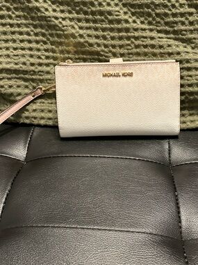 Michael Kors Pink ombré Wristlet Wallet